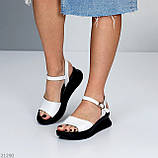 Білі жіночі шкіряні босоніжки натуральна шкіра на чорній підошві взуття жіноче, фото 8