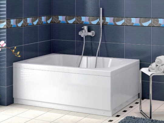 Ванна акрилова біла Shower Artmina 130х70х55см прямокутна  з ніжками панелями сифоном