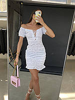 Женское белое короткое летнее облегающее романтичное мини-платье из софта с коротки рукавом в горошек