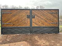 Ковані ворота з деревом з міцним металевим каркасом, металеві ворота