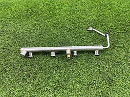 Паливна рампа AUDI A8 D4 4 2011 прав. (б/у)