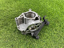 Вакуумний насос AUDI A4 B9 2.0L 2017 (б/у)