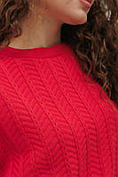 Женская вязаная футболка розово-коралловая с ажурными узорами