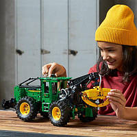 Конструктор LEGO Technic Трелювальний трактор John Deere 948L-II 1492 деталей