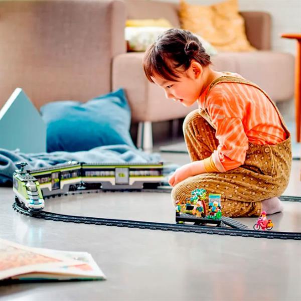 Конструктор LEGO City Trains Пасажирський поїзд-експрес 764 деталі