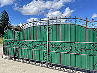Ворота ковані закриті зварні з профнастилом та піками, ковані ворота металеві