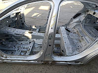 Стойка кузова центральная левая Mercedes C-class W205 15-21 на кузове, тычка