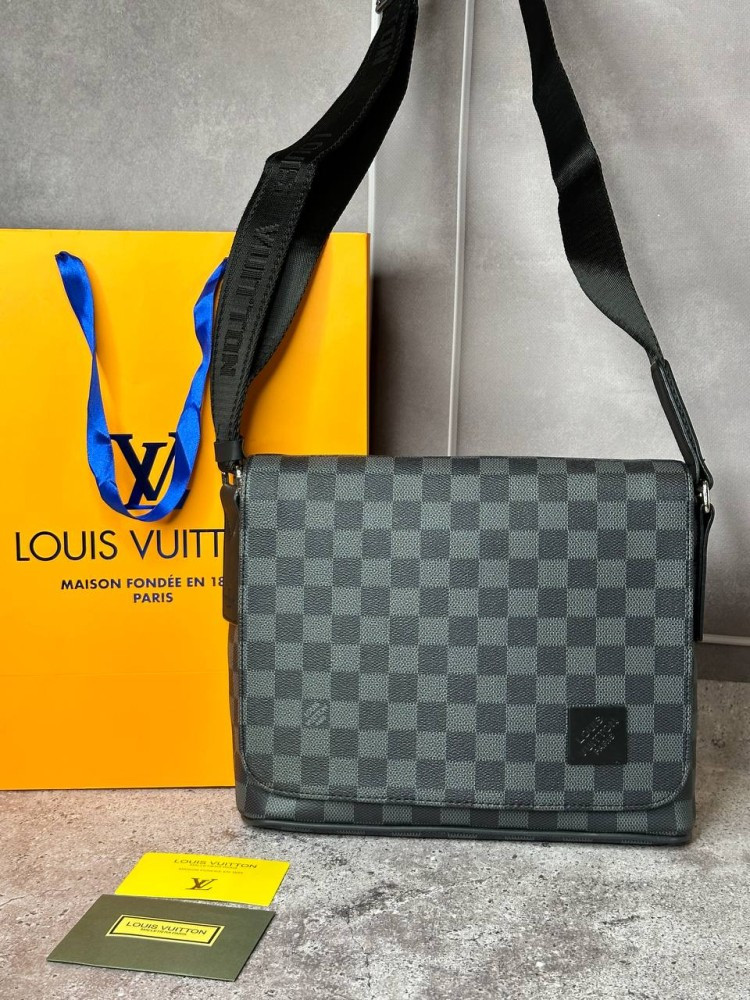 Сумка месенджер Louis Vuitton District PM Damier Graphite з лого в кутку s067 сірий