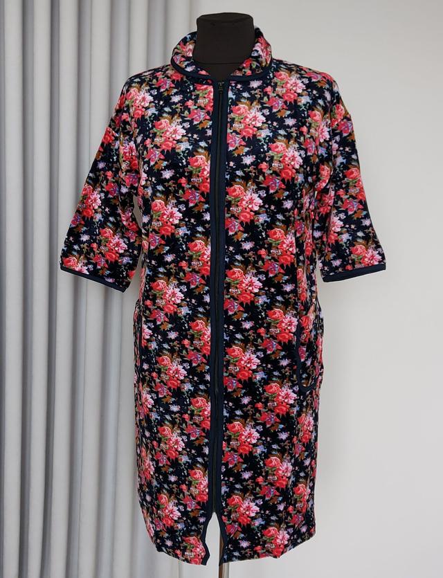 зображення жіночий велюровий халат на блискавці з відкладеним комірцем