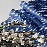 Тканина бавовна для рукоділля горошок на джинсово-блакитному фоні, фото 3