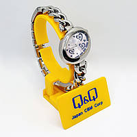 Наручные часы 'Q&Q' женские кварцевые металлический ремешок (GB65-202)