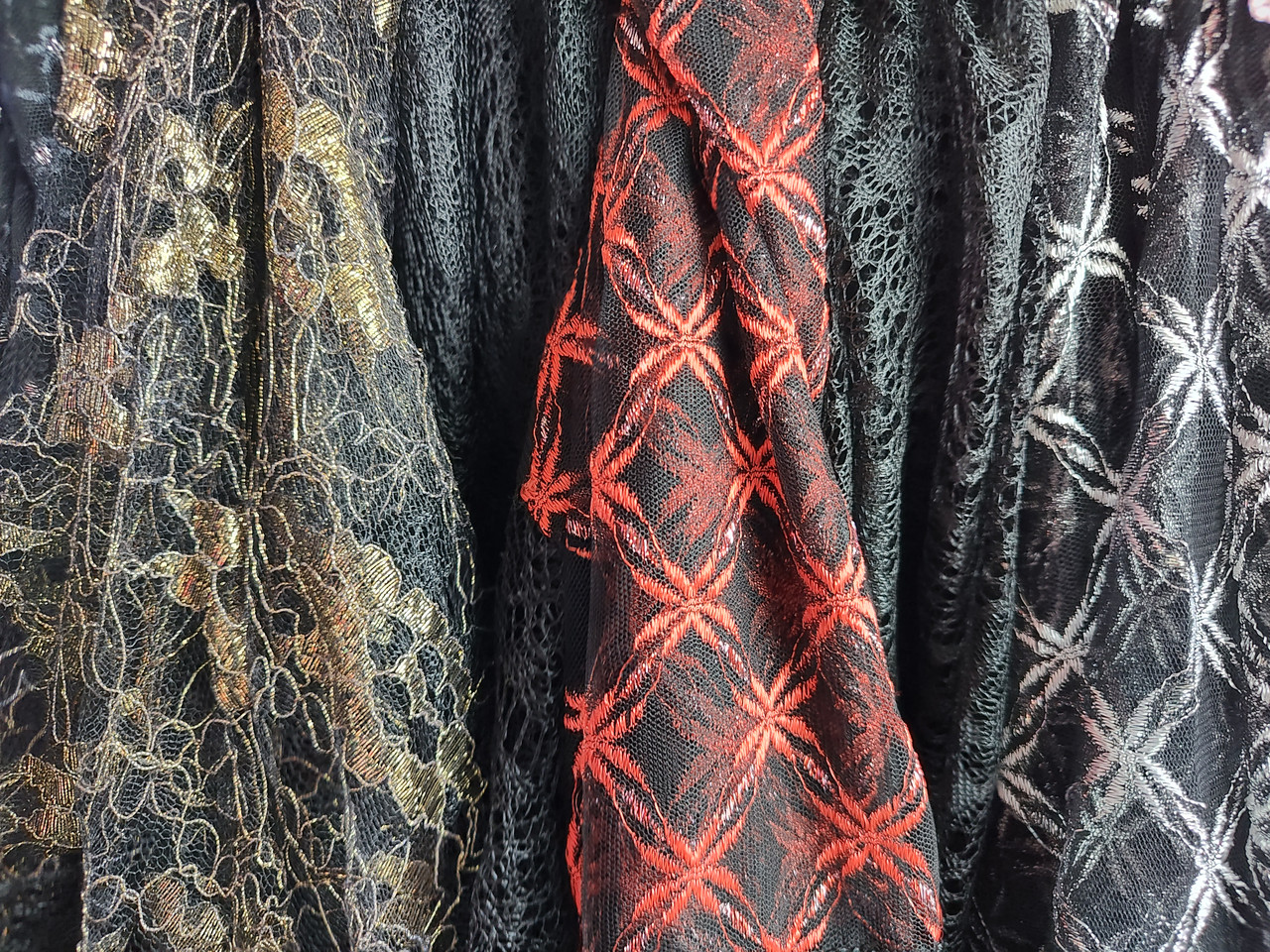 Хустка жіноча з бахромою сітчаста 70*70