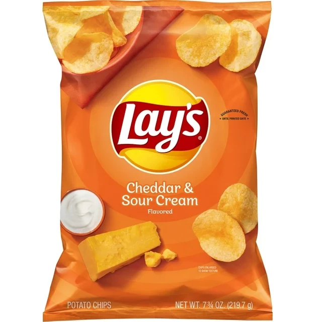 Чіпси Lay's Cheddar Sour Cream, 220г
