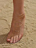 Золотистый восточный браслет на ногу Анклета через палец "Шейла" - золотистый Aushal Jewelry