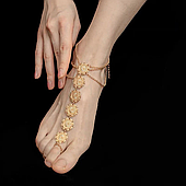 Елегантний браслет на ногу, пляжний антаклет із монетками через палець — золотистий Aushal Jewelry