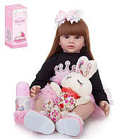 Красивая кукла реборн мягкотелая с игрушкой и аксессуарами AD 2203-37, 57 см, в коробке, пакунок малюка