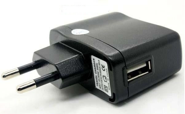 Зарядний пристрій 220V Charger з USB-роз'ємом