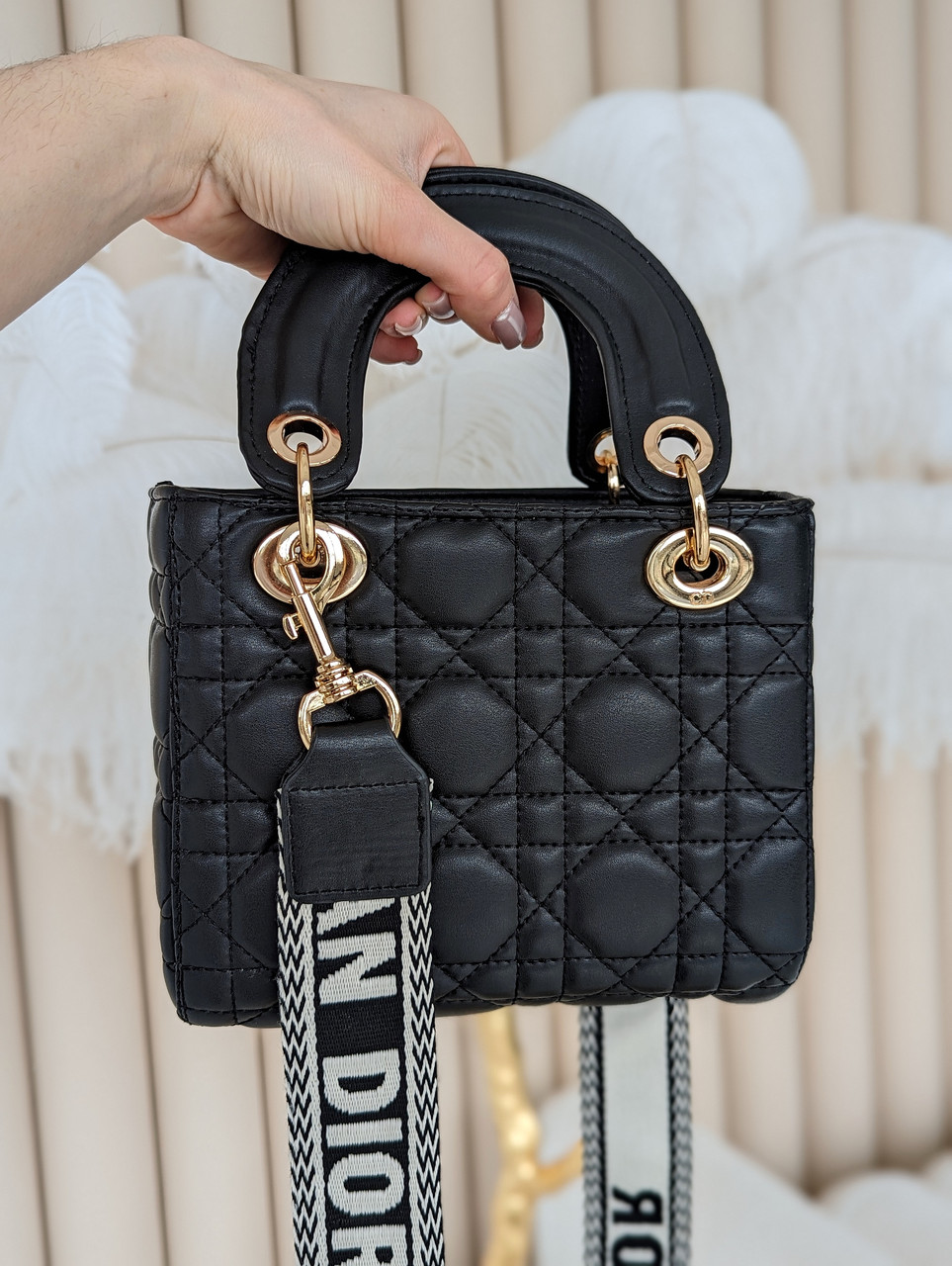 Сумка Леди Диор мини, черная сумочка на широком ремне Кристиан Диор