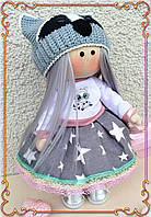 Інтер'єрна текстильна лялька Дана у шапочці єнота, подарункова, іграшка, ручна робота, висота 31 см