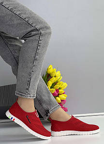 Кросівки жіночі 8 пар у ящику червоного кольору 36-41