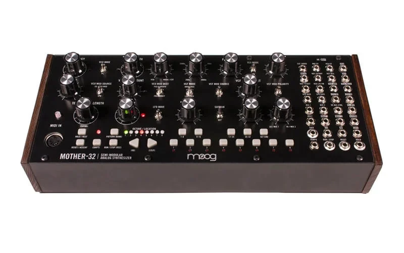 Аналоговий синтезатор Moog Mother-32