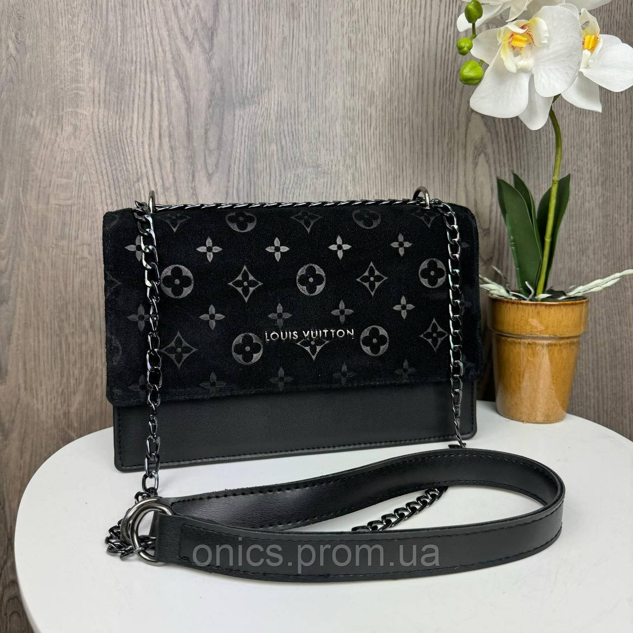 Замшевая женская мини сумочка клатч стиль Луи Витон черная, сумка для девушек замша хорошее качество - фото 3 - id-p2191802165