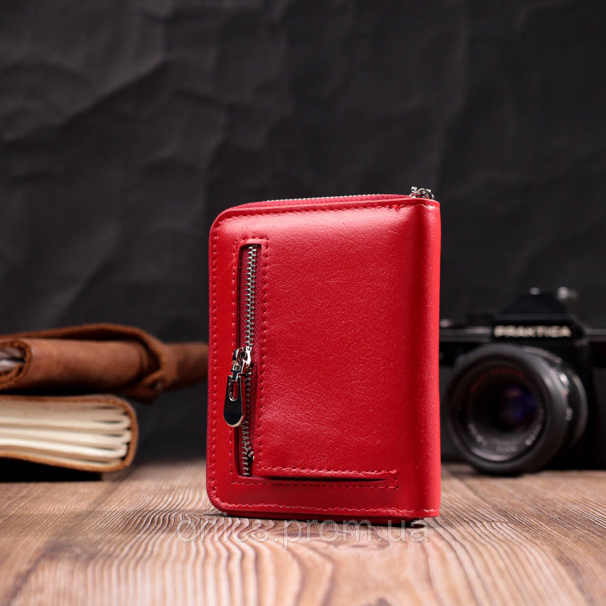 Стильный кожаный кошелек для женщин на молнии с тисненым логотипом производителя ST Leather 19490 Красный - фото 7 - id-p2191802806