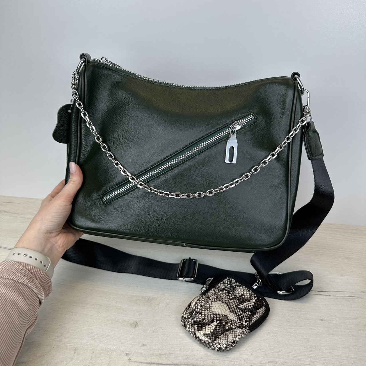 Шкіряна сумка квадратної форми на широкому ремені С37-КТ-4277 Зелена, фото 1