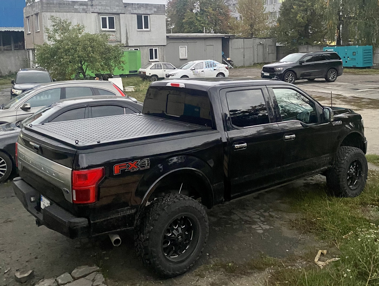 Кришка багажника пікапа Ford F150/Форд Ф150. Тюнінг пікапів BVV. Кришка багажника для пікапа