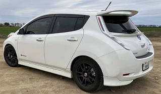 Нижній спойлер кришки багажнику Nismo для Nissan Leaf