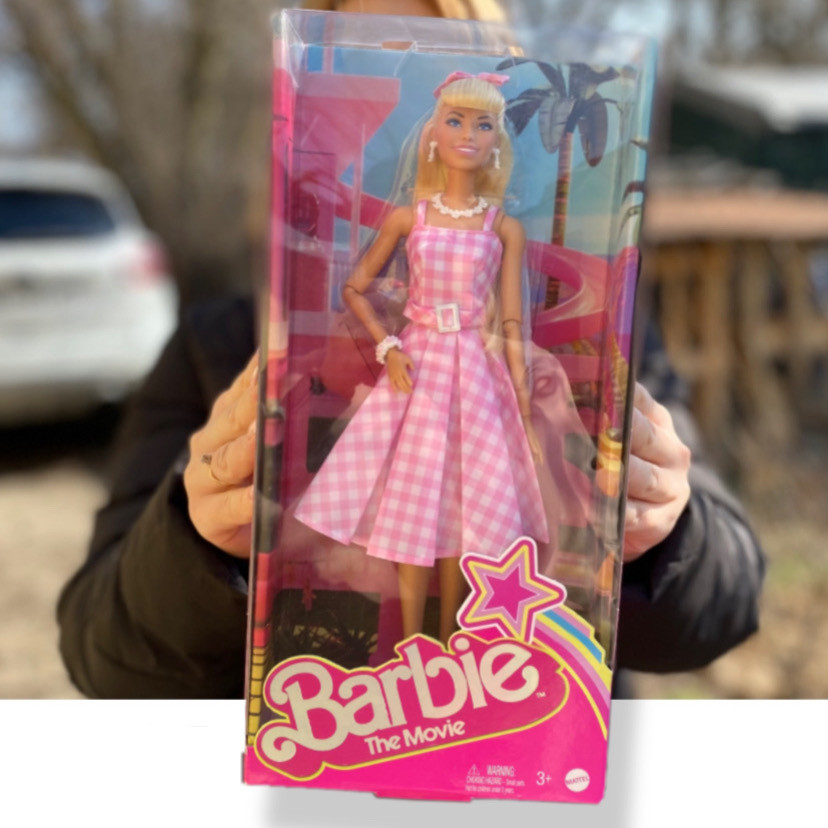 Колекційна Лялька Барбі Марго Роббі в ролі Барбі в рожевому платті Barbie The Movie Margot Robbie HPJ96