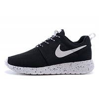 Женские черные с белым кроссовки Nike Roshe Run - R018