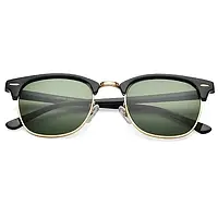 Стильные солнцезащитные очки Ray-Ban в футляре