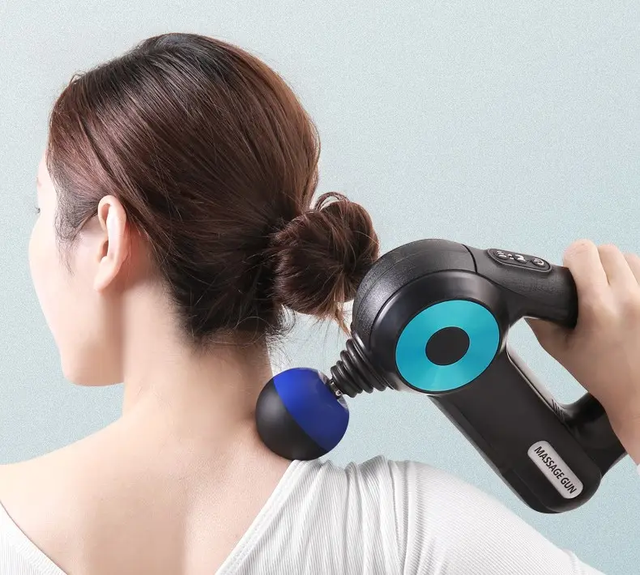 Перкусійний масажер для тіла Massage Gun ударний з 12 насадками