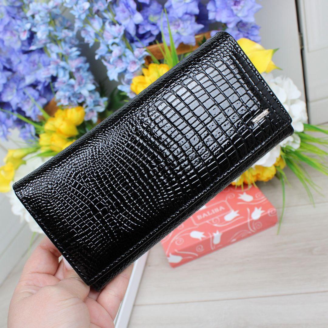 Жіночий шкіряний гаманець портмоне на магниті лаковий чорний натуральна шкіра, фото 1