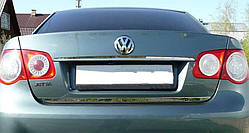 Хром накладка нижньої кромки багажника Volkswagen Jetta 2005-2010 (нержавіюча сталь)