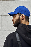 Стильна синя чоловіча кепка однотонна з липучкою, Класична чоловіча бейсболка, фото 3
