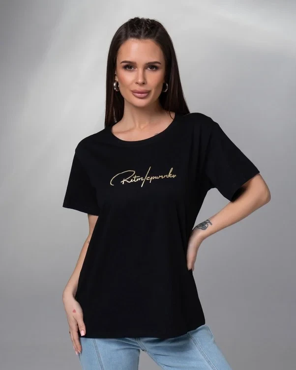 Футболка чорна