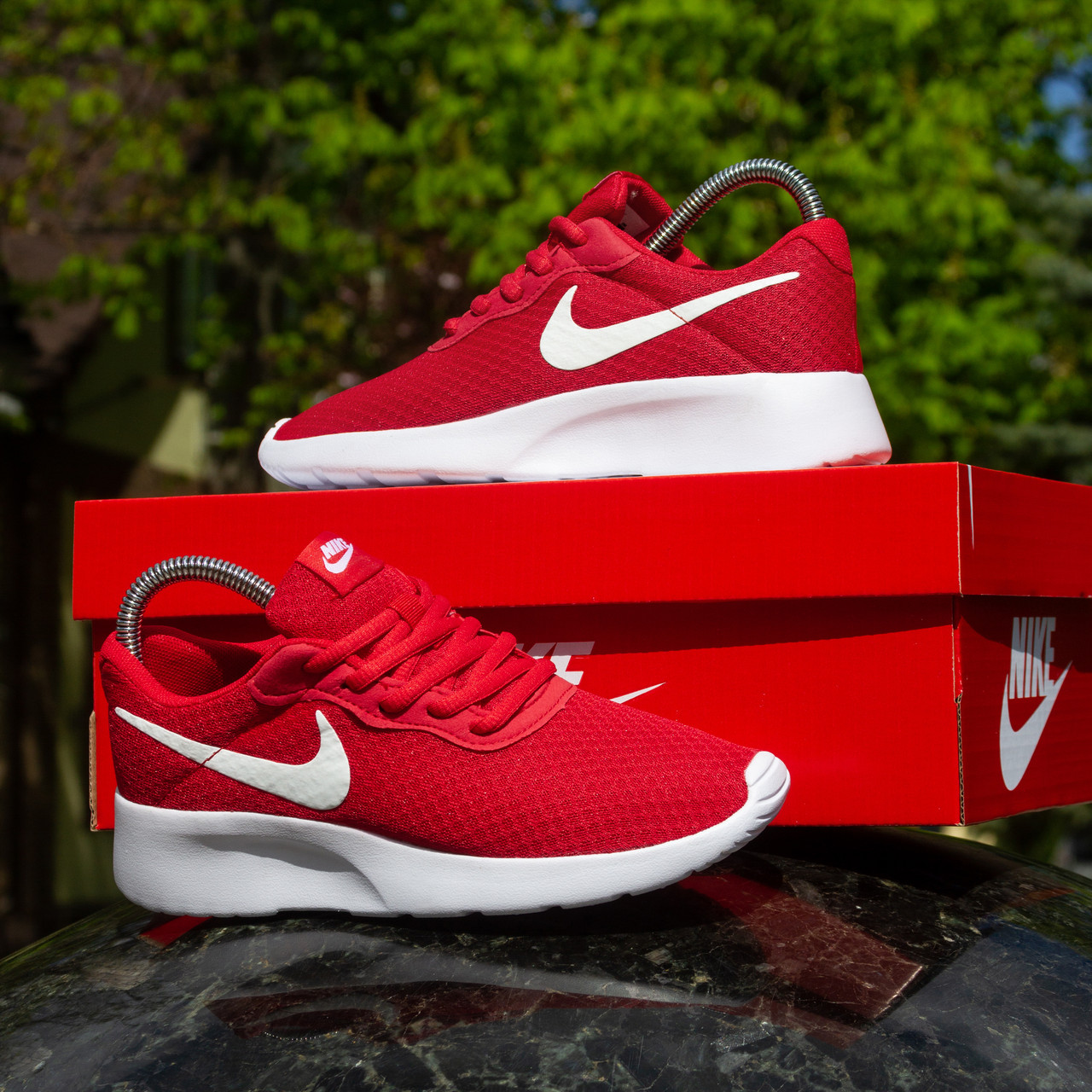 РОЗПРОДАЖ Жіночі кросівки Nike Tanjun червоні за супер ціною!