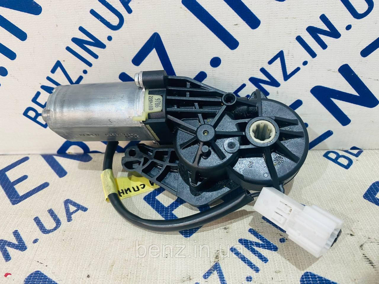 Моторчик регулювання сидіння передній лівий Mercedes W212, S212 0390203369, фото 1