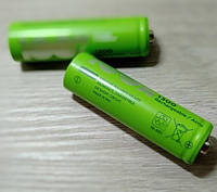 Комплект зарядний пристрій на 4 слоти Wimpex акумуляторні батареї 1.2v 1500ma 110*60mm*32mm 50-60hz Techo