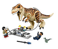 Конструктор Jurassic World 10927: Транспорт для перевозки Ти-Рекса на 638 деталей