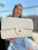 Маленька жіноча сумка Chanel біла модна жіноча літня сумка трендова та яскрава