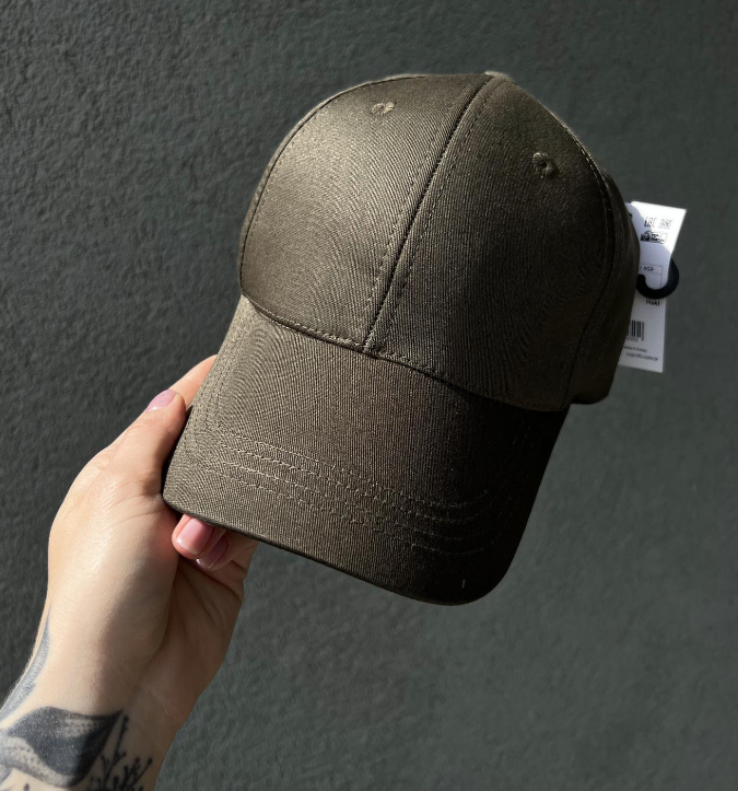 Крута чоловіча однотонна бейсболка хакі з липучкою без малюнка, фото 1