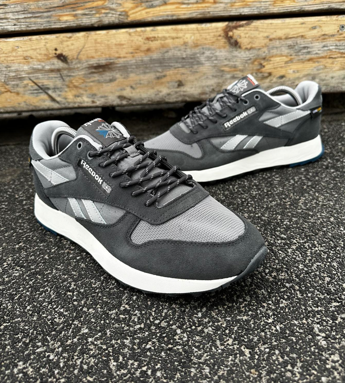 Кросівки чоловічі Reebok Classic grey Взуття Рібок сірі світлі замш сітка весна літо легкі дихаючі класичні кроси