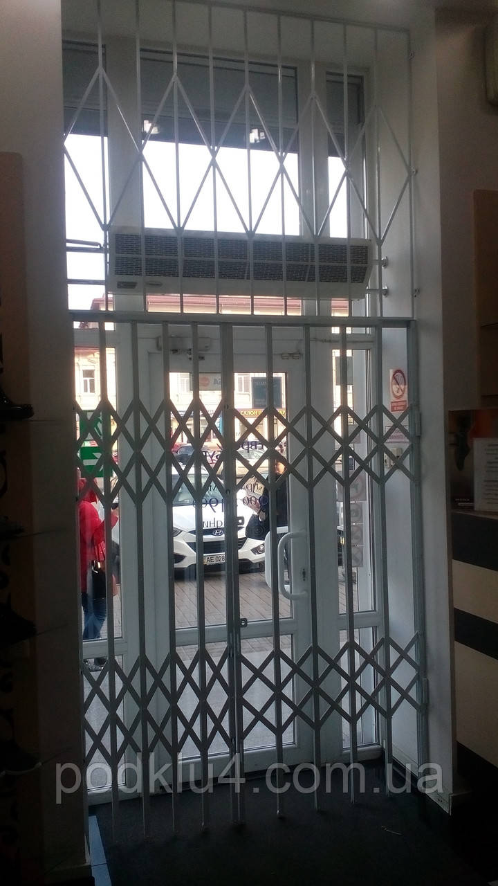 Решітки розсувні нестандартні