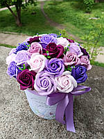 Букет з мильних троянд у фіолетових кольорах. Подарунок мамі сестрі дівчині. Букет з мильних квітів