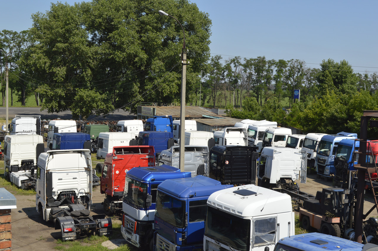 🚦 Вантажова Розбірка. Запчастини DAF, MAN, Volvo, Renault. Авторозбирання вантажних автомобілів, тягачів — BACKUP-, фото 1