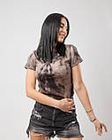 Жіноча стильна футболка з ефектом тай-дай, повсякденна, облягаюча, трикотаж варенка, 50-52 | Батал, фото 9