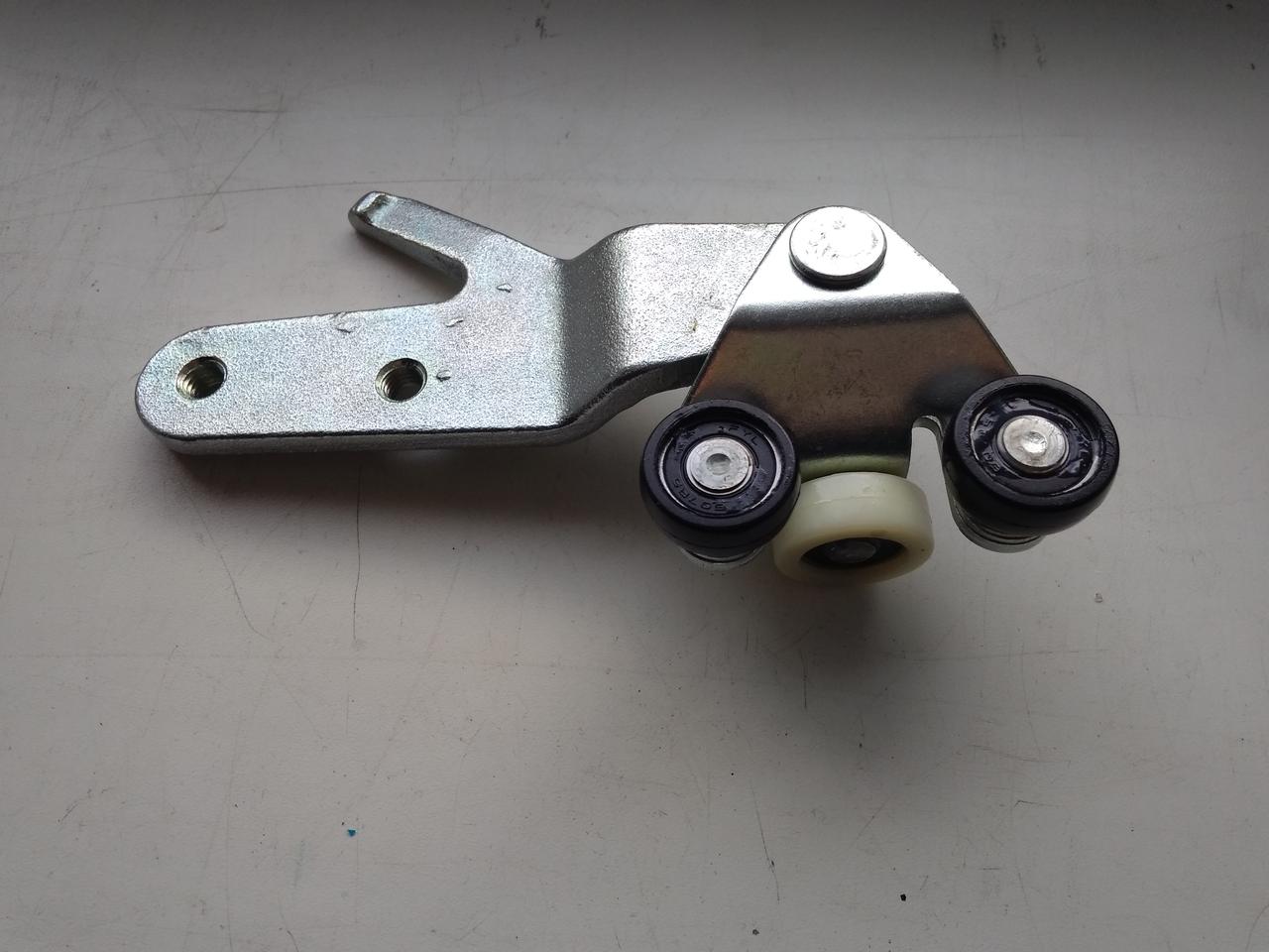 Ролик бокових зсувних дверей нижній Fiat Ducato 230, Peugeot Boxer, Citroen Jumper (94-02), 1334554080, 9033C0, GP, Італія, фото 1